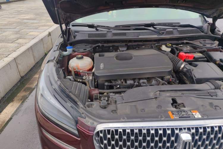 Used Lincoln Corsair 2020 2.0T Two-Wheel Drive Luxury Edition Engine Bay Right
