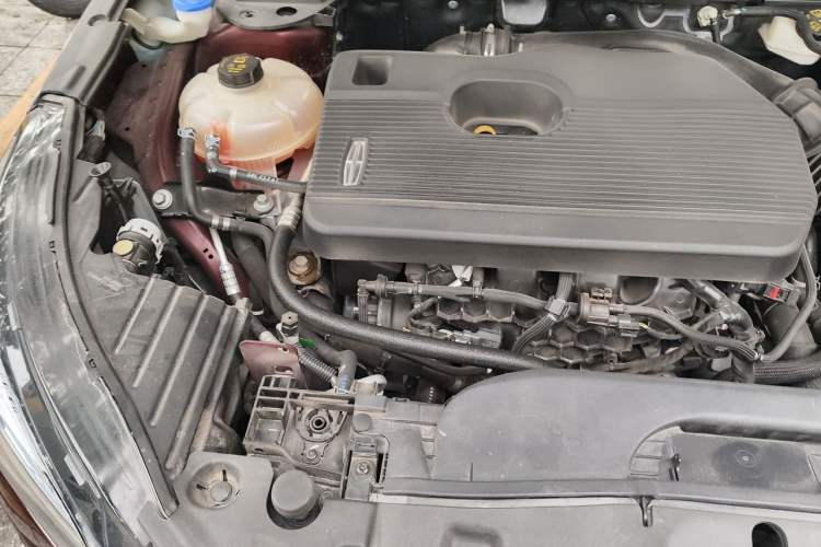 Used Lincoln Corsair 2020 2.0T Two-Wheel Drive Luxury Edition Engine Bay Right