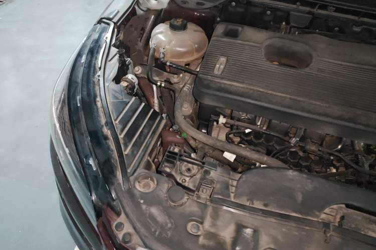 Used Lincoln Corsair 2020 2.0T Two-Wheel Drive Luxury Edition Engine Bay Right