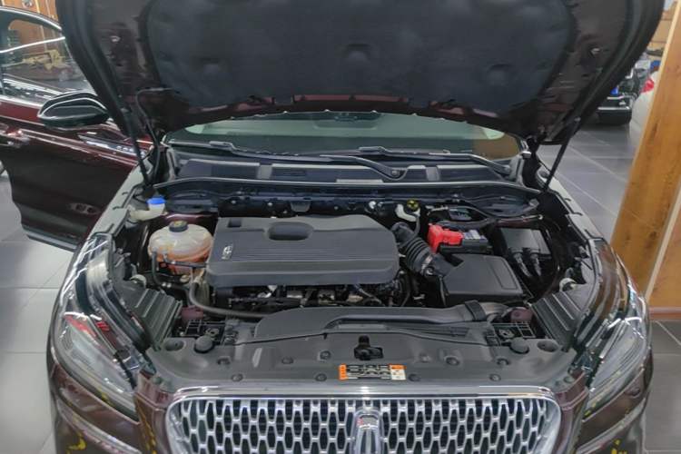 Used Lincoln Corsair 2020 2.0T Two-Wheel Drive Luxury Edition Engine Bay