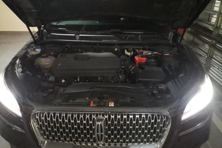 Used Lincoln Corsair 2020 2.0T Two-Wheel Drive Luxury Edition Engine Bay