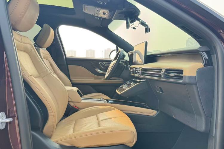 Used Lincoln Corsair 2020 2.0T Two-Wheel Drive Luxury Edition Interior 2