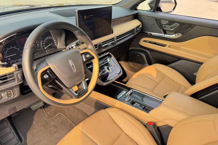Used Lincoln Corsair 2020 2.0T Two-Wheel Drive Luxury Edition Interior 3