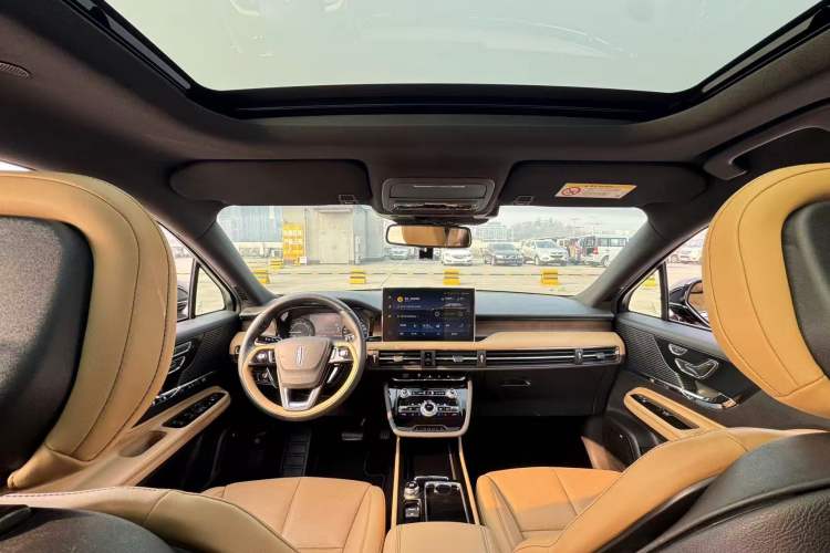 Used Lincoln Corsair 2020 2.0T Two-Wheel Drive Luxury Edition Interior 4