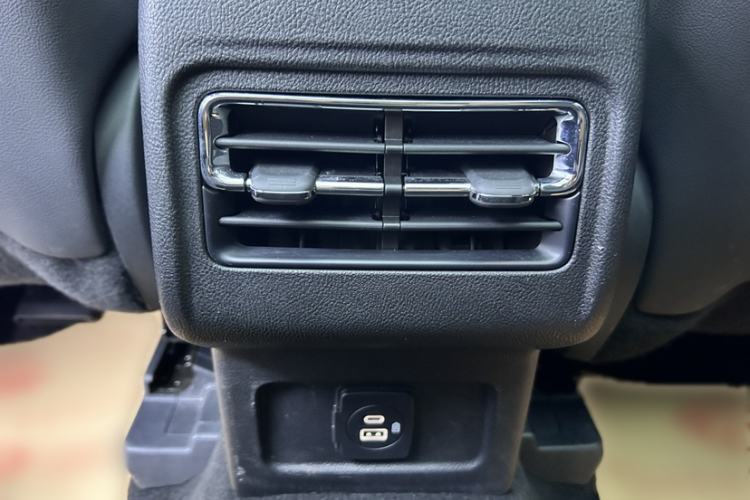 Used Lincoln Corsair 2020 2.0T Two-Wheel Drive Luxury Edition Interior 4