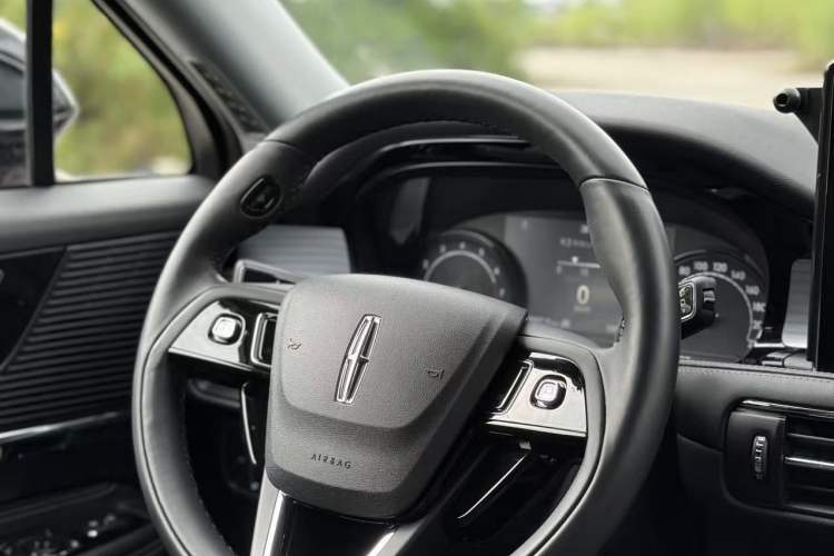 Used Lincoln Corsair 2020 2.0T Two-Wheel Drive Luxury Edition Interior 8