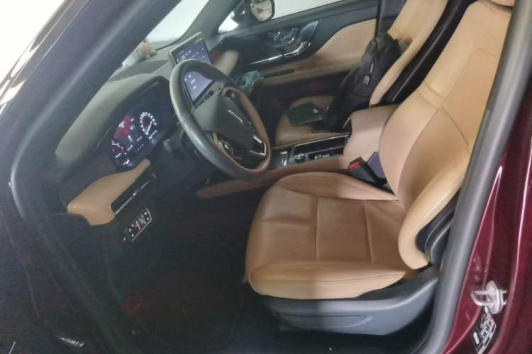 Used Lincoln Corsair 2020 2.0T Four-Wheel Drive Luxury Edition Left Front Seat