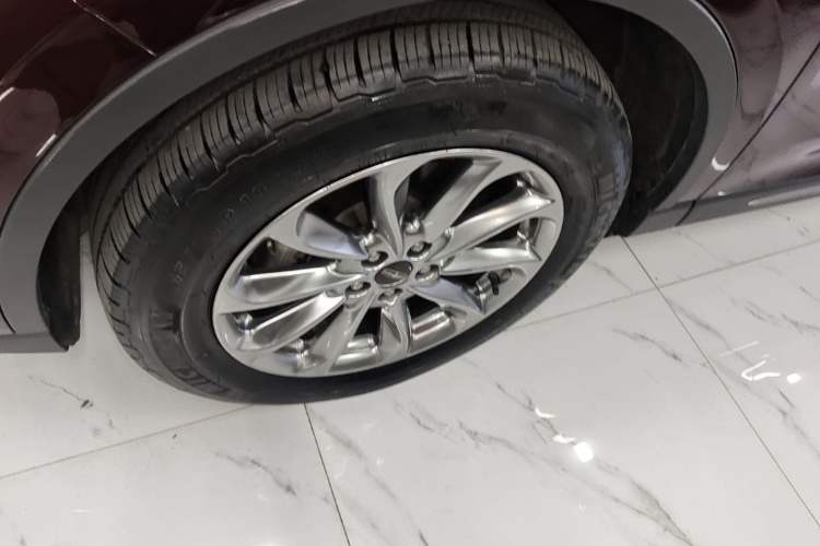Used Lincoln Corsair 2020 2.0T Two-Wheel Drive Luxury Edition Left Front Wheel Hub