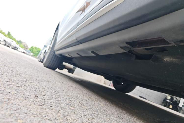 Used Lincoln Corsair 2020 2.0T Two-Wheel Drive Luxury Edition Left Side Sill