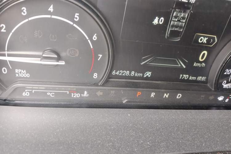 Used Lincoln Corsair 2020 2.0T Two-Wheel Drive Luxury Edition Odometer Close Up