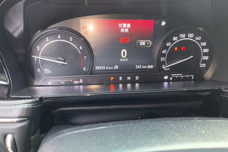 Used Lincoln Corsair 2020 2.0T Two-Wheel Drive Luxury Edition Odometer Close Up