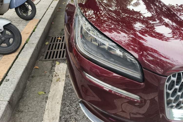 Used Lincoln Corsair 2020 2.0T Two-Wheel Drive Luxury Edition Right Front Headlight