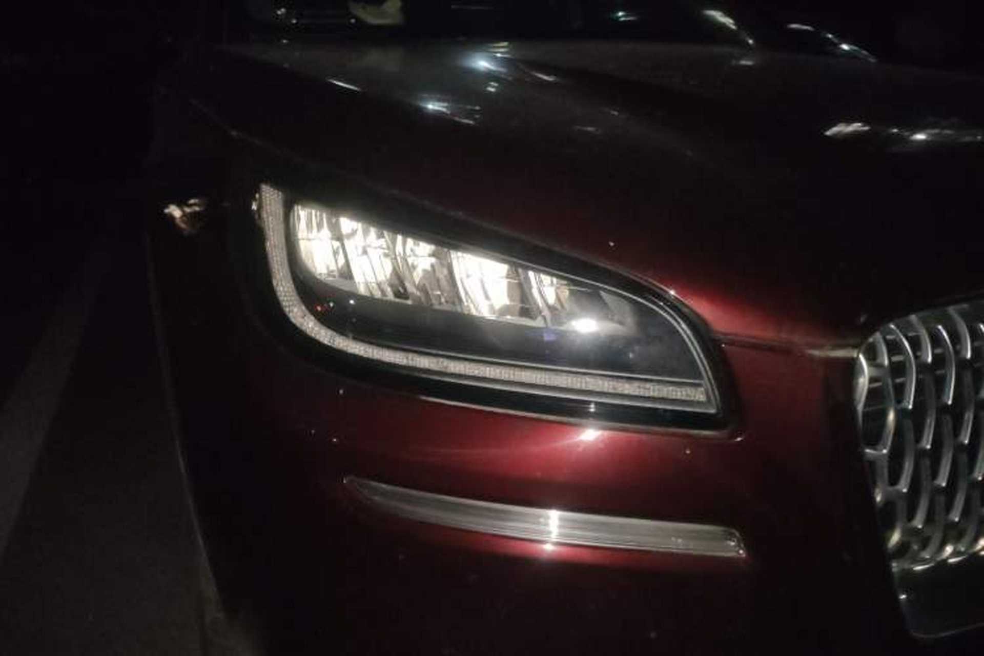 Used Lincoln Corsair 2020 2.0T Two-Wheel Drive Luxury Edition Right Front Headlight