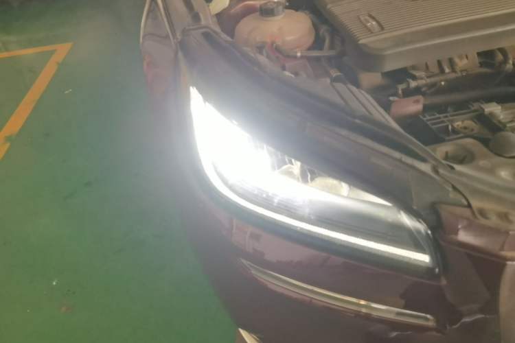 Used Lincoln Corsair 2020 2.0T Four-Wheel Drive Luxury Edition Right Front Headlight