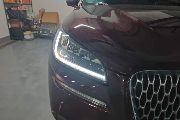 Used Lincoln Corsair 2020 2.0T Two-Wheel Drive Luxury Edition Right Front Headlight