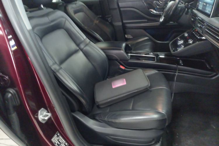 Used Lincoln Corsair 2020 2.0T Two-Wheel Drive Luxury Edition Right Front Seat