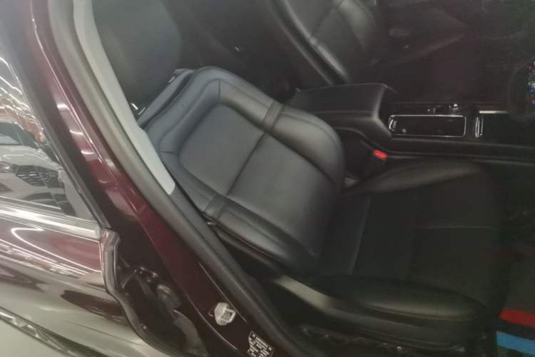 Used Lincoln Corsair 2020 2.0T Two-Wheel Drive Luxury Edition Right Front Seat