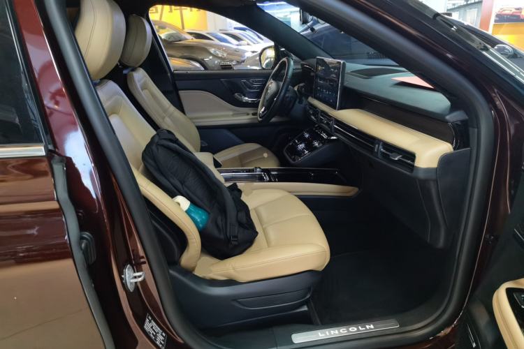 Used Lincoln Corsair 2020 2.0T Two-Wheel Drive Luxury Edition Right Front Seat