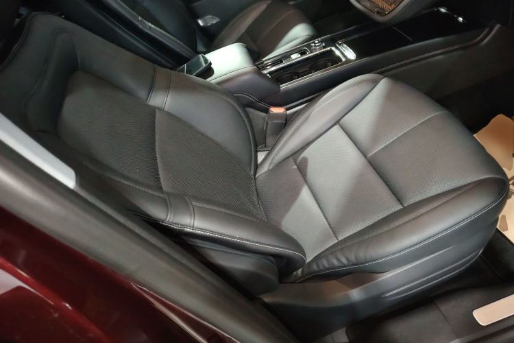 Used Lincoln Corsair 2020 2.0T Two-Wheel Drive Luxury Edition Right Front Seat