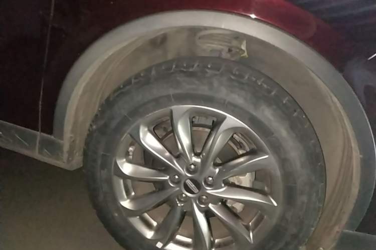Used Lincoln Corsair 2020 2.0T Two-Wheel Drive Luxury Edition Right Front Wheel Hub
