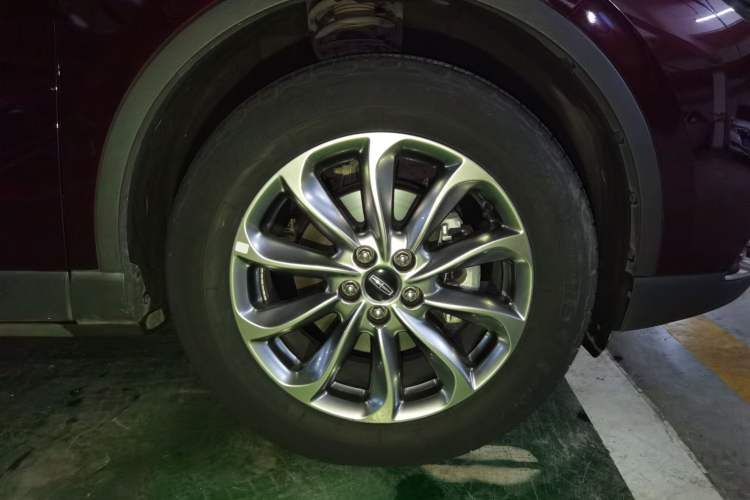 Used Lincoln Corsair 2020 2.0T Two-Wheel Drive Luxury Edition Right Front Wheel Hub