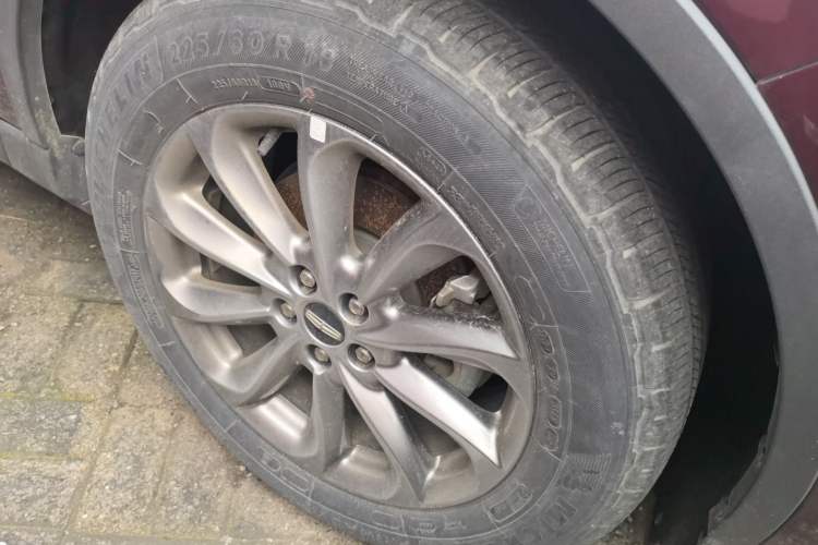 Used Lincoln Corsair 2020 2.0T Two-Wheel Drive Luxury Edition Right Front Wheel Hub