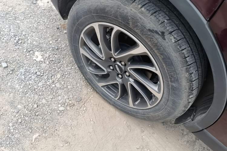 Used Lincoln Corsair 2020 2.0T Two-Wheel Drive Luxury Edition Right Rear Wheel Hub