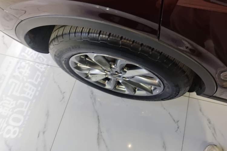 Used Lincoln Corsair 2020 2.0T Two-Wheel Drive Luxury Edition Right Rear Wheel Hub