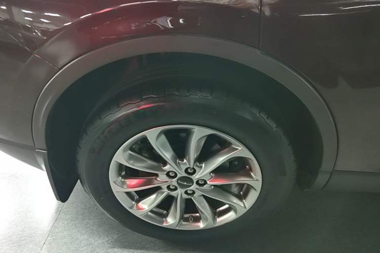 Used Lincoln Corsair 2020 2.0T Two-Wheel Drive Luxury Edition Right Rear Wheel Hub
