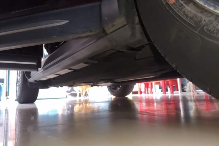 Used Lincoln Corsair 2020 2.0T Four-Wheel Drive Luxury Edition Right Side Sill