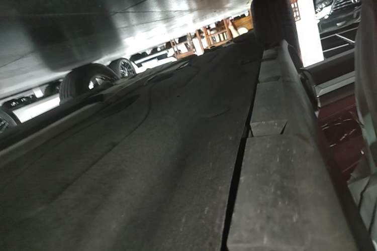 Used Lincoln Corsair 2020 2.0T Two-Wheel Drive Luxury Edition Right Side Sill