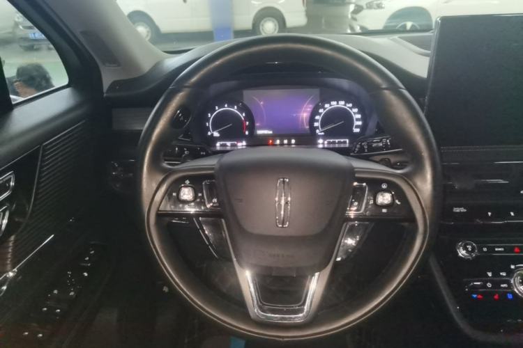 Used Lincoln Corsair 2020 2.0T Two-Wheel Drive Luxury Edition Steering Wheel