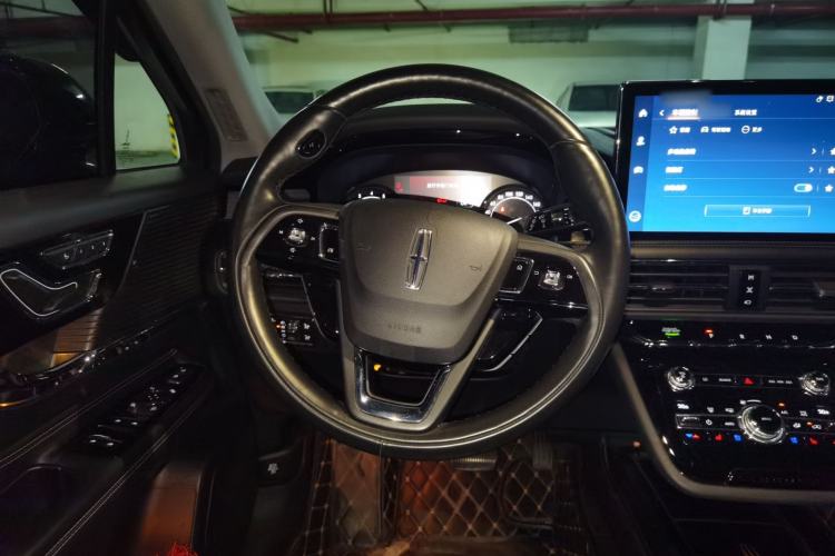 Used Lincoln Corsair 2020 2.0T Two-Wheel Drive Luxury Edition Steering Wheel