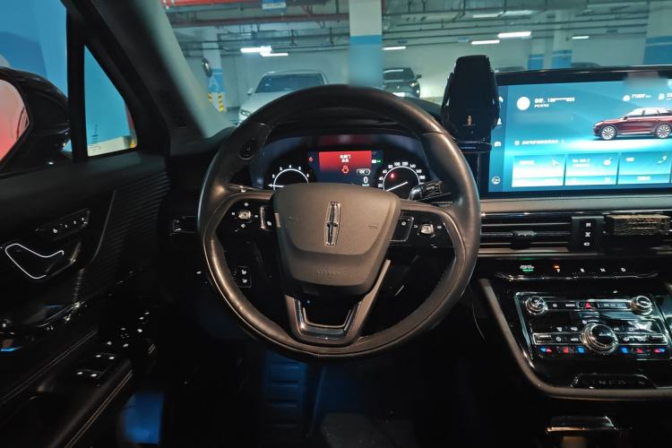 Used Lincoln Corsair 2020 2.0T Two-Wheel Drive Luxury Edition Steering Wheel