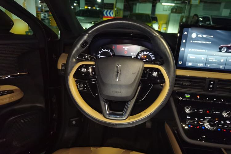 Used Lincoln Corsair 2020 2.0T Two-Wheel Drive Luxury Edition Steering Wheel