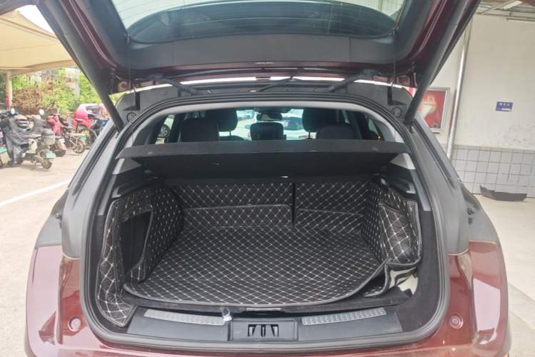 Used Lincoln Corsair 2020 2.0T Two-Wheel Drive Luxury Edition Trunk