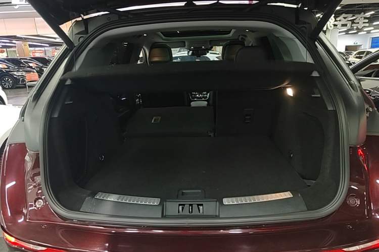 Used Lincoln Corsair 2020 2.0T Two-Wheel Drive Luxury Edition Trunk