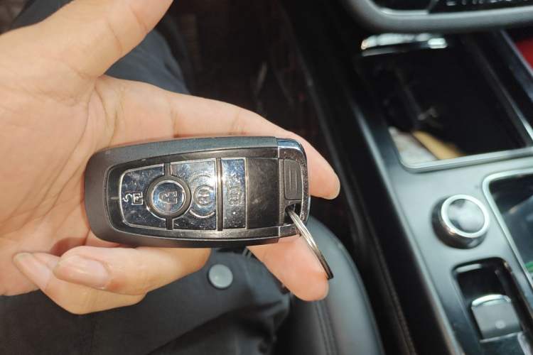Used Lincoln Corsair 2020 2.0T Two-Wheel Drive Luxury Edition Vehicle Key