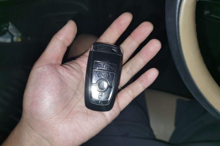 Used Lincoln Corsair 2020 2.0T Two-Wheel Drive Luxury Edition Vehicle Key
