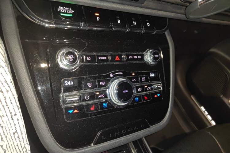 Used Lincoln Corsair 2020 2.0T Two-Wheel Drive Luxury Edition Audio And AC Panel