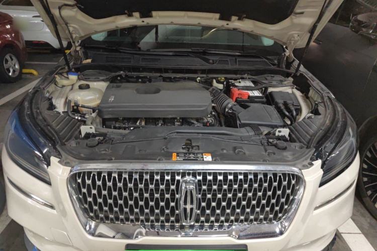 Used Lincoln Corsair 2020 2.0T Two-Wheel Drive Luxury Edition Engine Bay