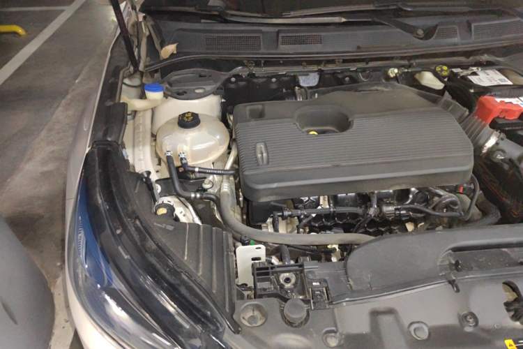 Used Lincoln Corsair 2020 2.0T Two-Wheel Drive Luxury Edition Engine Bay Right