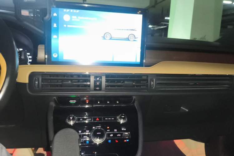 Used Lincoln Corsair 2020 2.0T Two-Wheel Drive Luxury Edition Audio And AC Panel