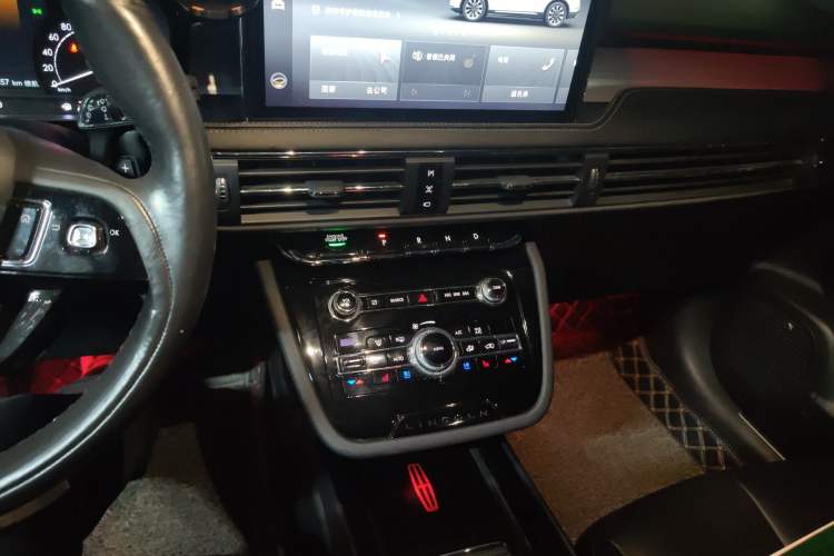 Used Lincoln Corsair 2020 2.0T Two-Wheel Drive Luxury Edition Audio And AC Panel