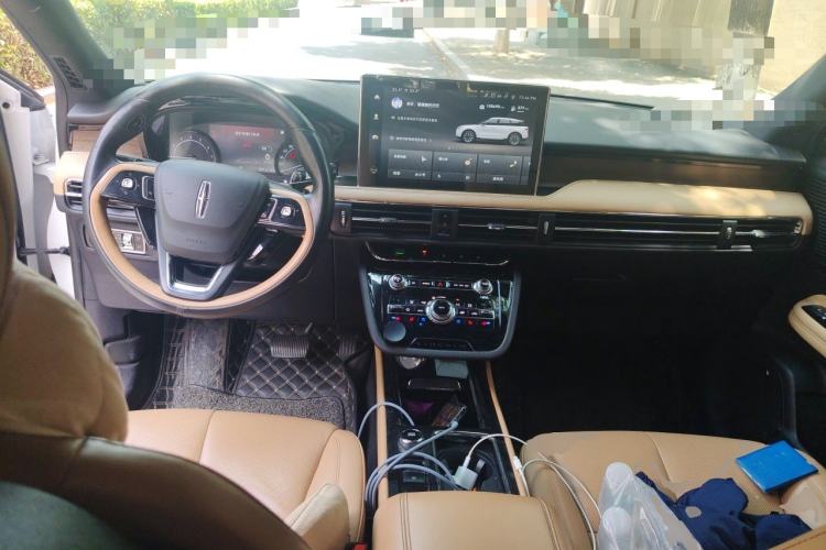 Used Lincoln Corsair 2020 2.0T Two-Wheel Drive Luxury Edition Center Console