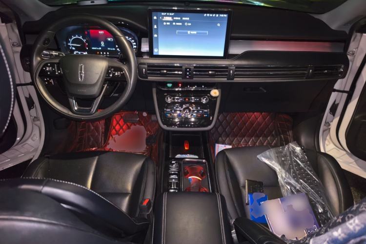 Used Lincoln Corsair 2020 2.0T Two-Wheel Drive Luxury Edition Center Console