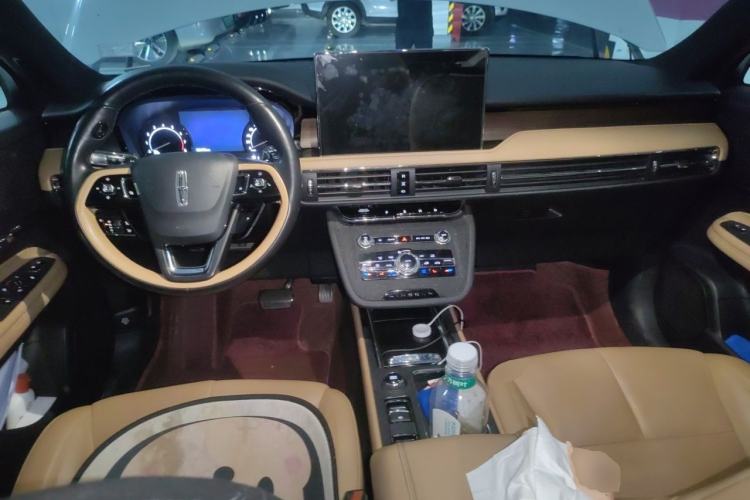 Used Lincoln Corsair 2020 2.0T Two-Wheel Drive Luxury Edition Center Console