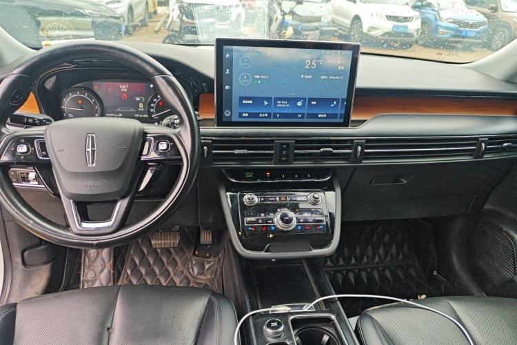 Used Lincoln Corsair 2020 2.0T Two-Wheel Drive Luxury Edition Center Console