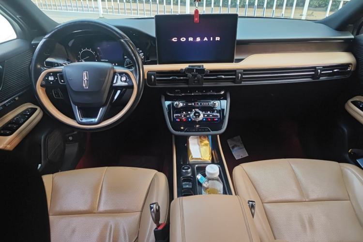 Used Lincoln Corsair 2020 2.0T Two-Wheel Drive Luxury Edition Center Console