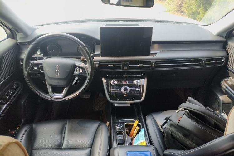 Used Lincoln Corsair 2020 2.0T Two-Wheel Drive Luxury Edition Center Console